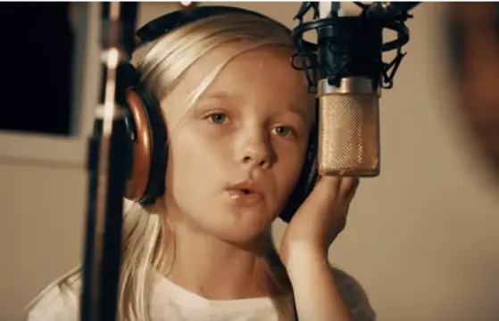 11-Yr-Old Starts Singing Then Joins Forces With Friend For Epic Mashup ...